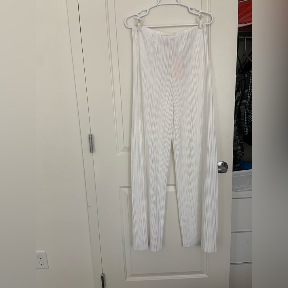 White beach pants